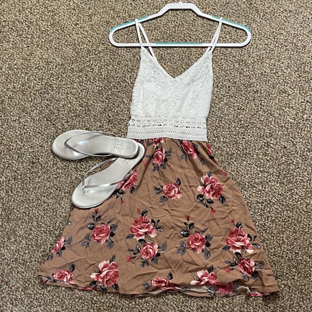 Dress - Picture 2 of 4